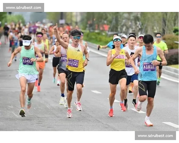 现场｜十年磨一剑：金标 10 公里藏着多少奔跑密码？